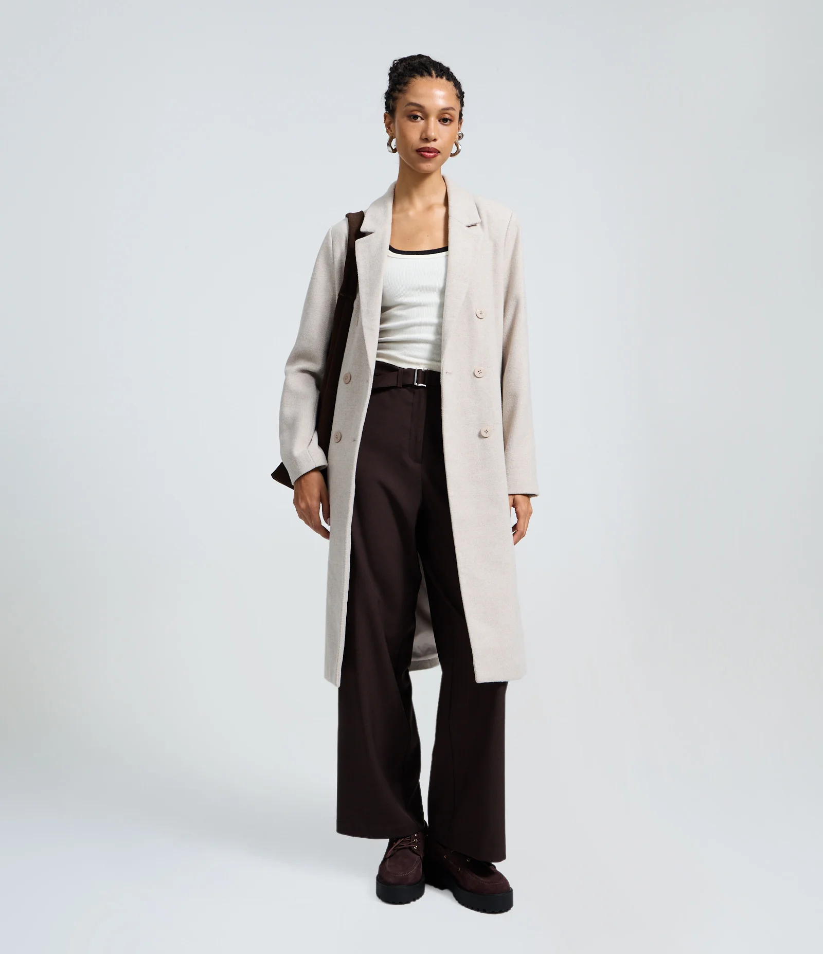 Casaco Longo em Polivelour com Botões e Bolsos Frontais Cinza